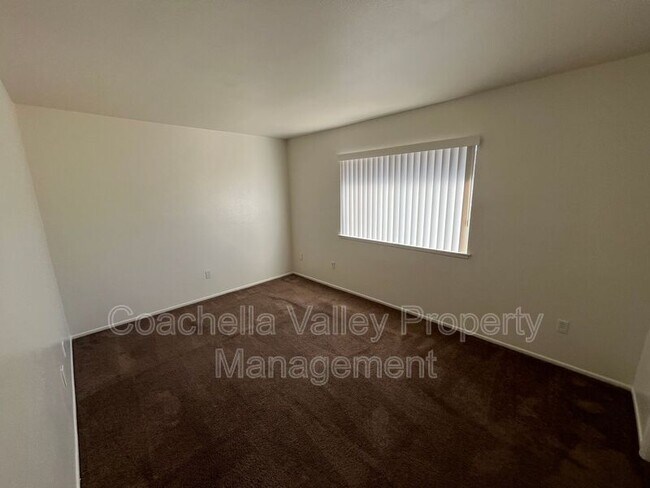 Foto del edificio - 72632 Raven Rd