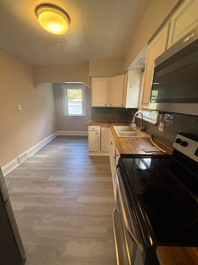 Foto del edificio - CLEVELAND HEIGHTS 4 BED SINGLE