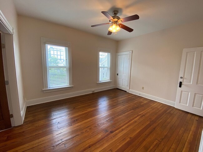 Foto del edificio - Kerr St 694-696 GW2