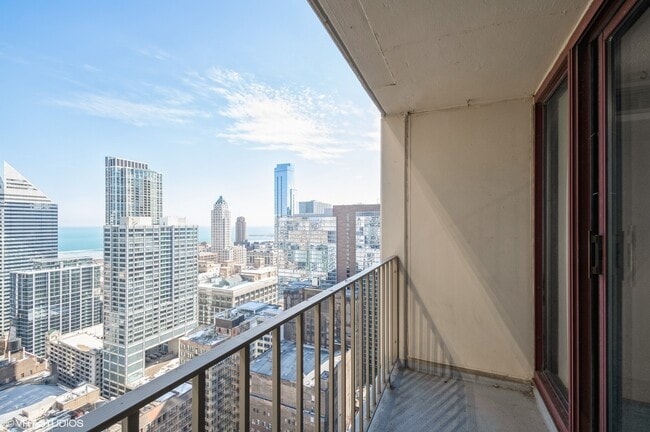 Building Photo - 200 N Dearborn St