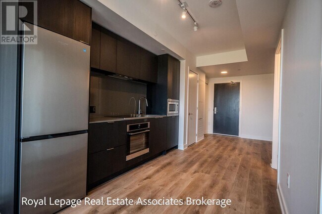 Building Photo - 3009 Novar Rd