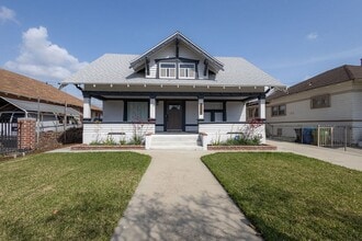 Building Photo - 3022 S La Salle Ave
