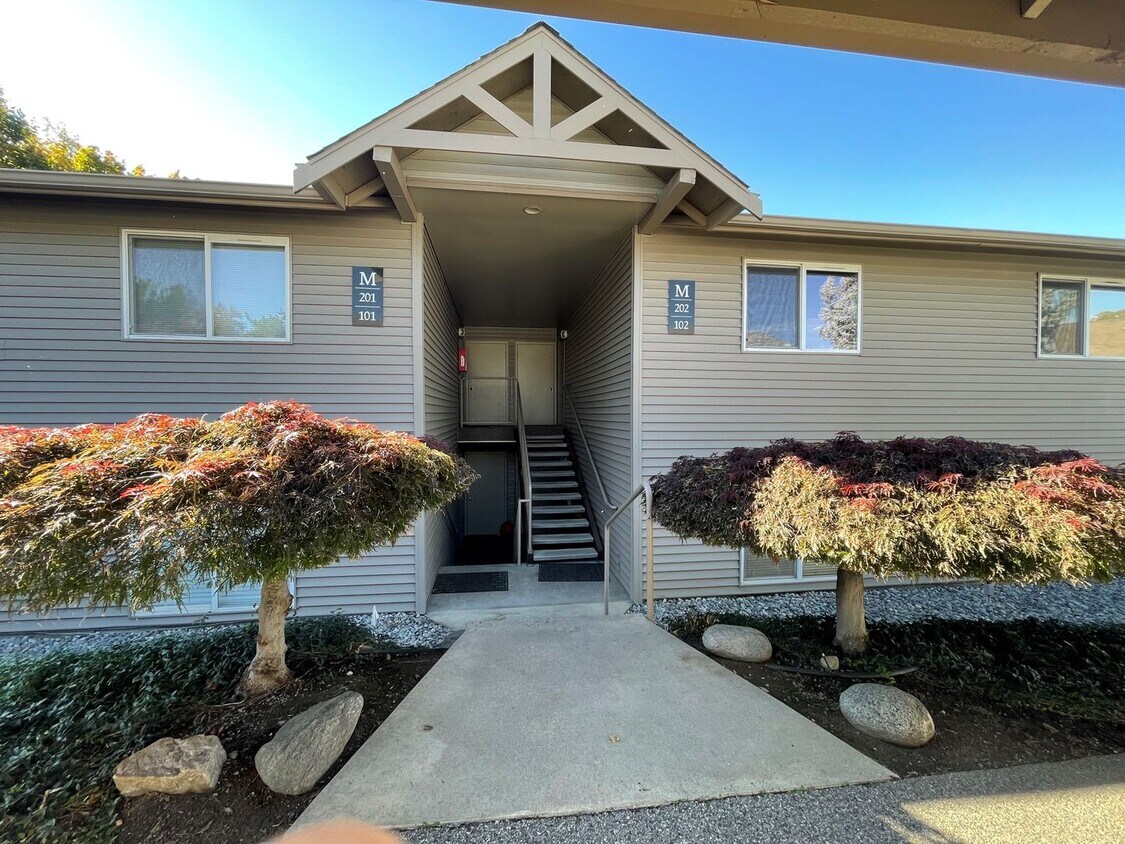 Primary Photo - Now renting 2 bedroom Condo upstairs