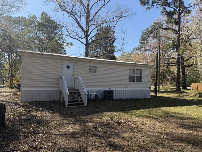 Building Photo - 461 McLaws Rd
