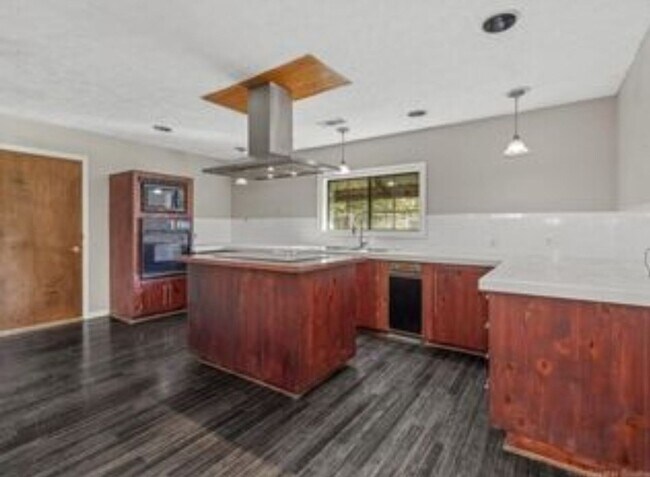 Foto del edificio - Spacious 3BR House in Lake Charles