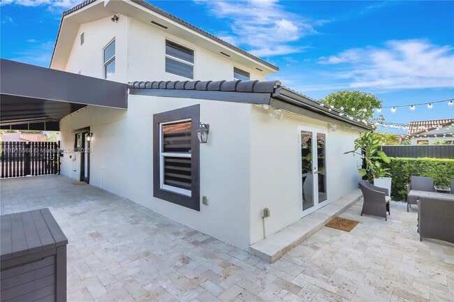 Building Photo - 10365 SW 9th Terrace