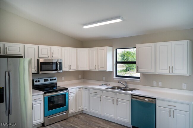 Foto del edificio - 2701 E 18th St