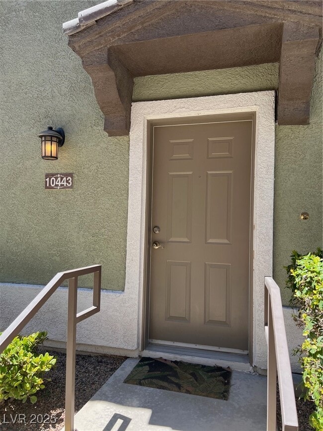 Building Photo - 10443 Alpine Edge Ave