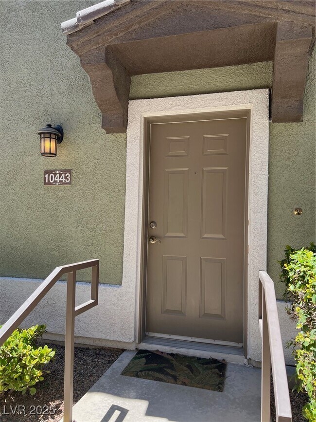 Foto del edificio - 10443 Alpine Edge Ave