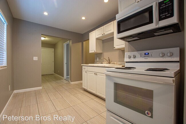 Building Photo - 3 br, 1 bath House - 6619 Charles Street