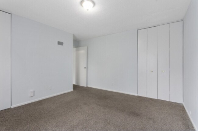 Building Photo - 508 W 89th St
