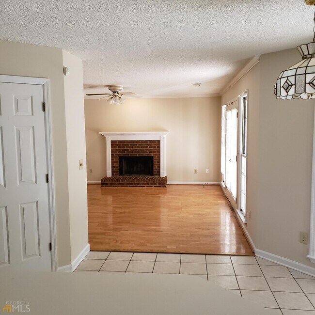 Foto del edificio - 5100 Glore Rd SW