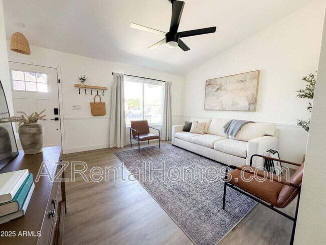 Foto del edificio - 5453 E Florian Ave