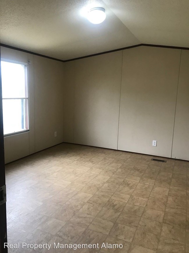 Building Photo - 745 Englehart