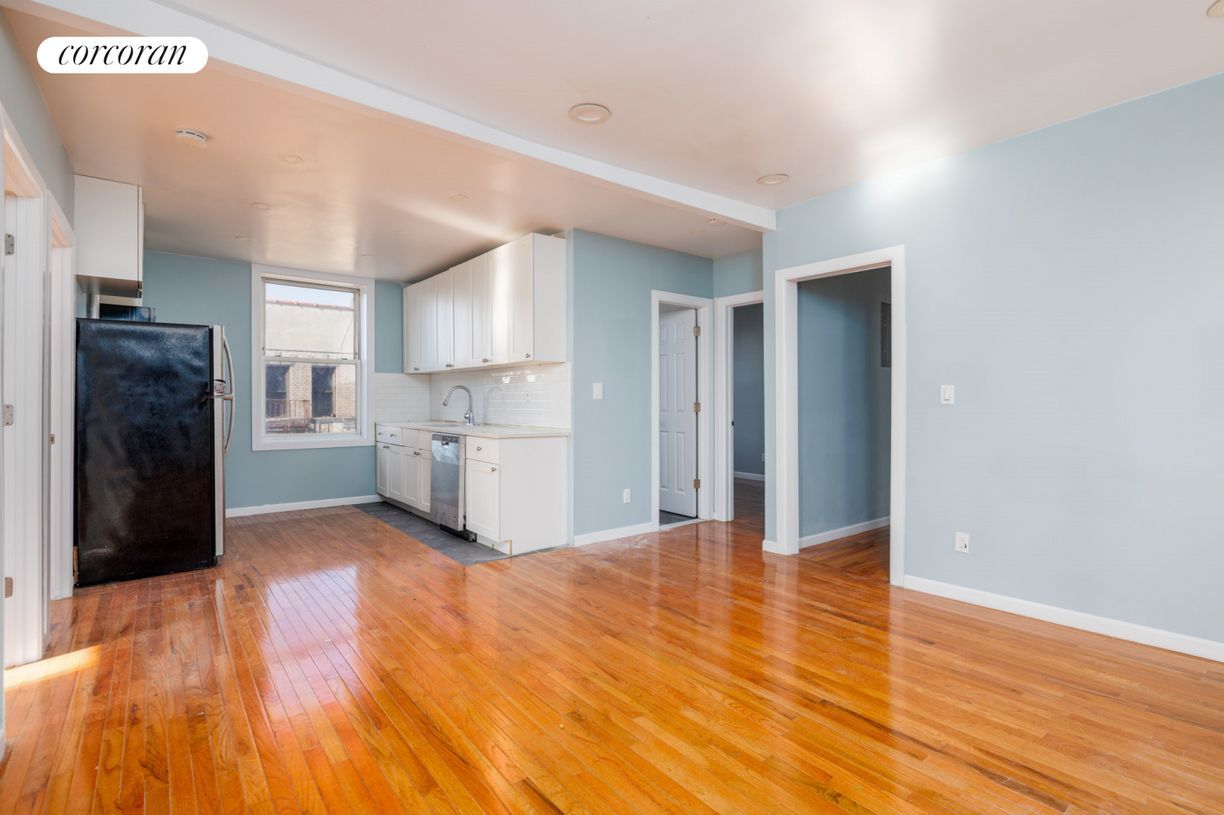 Primary Photo - 355 E 116th St