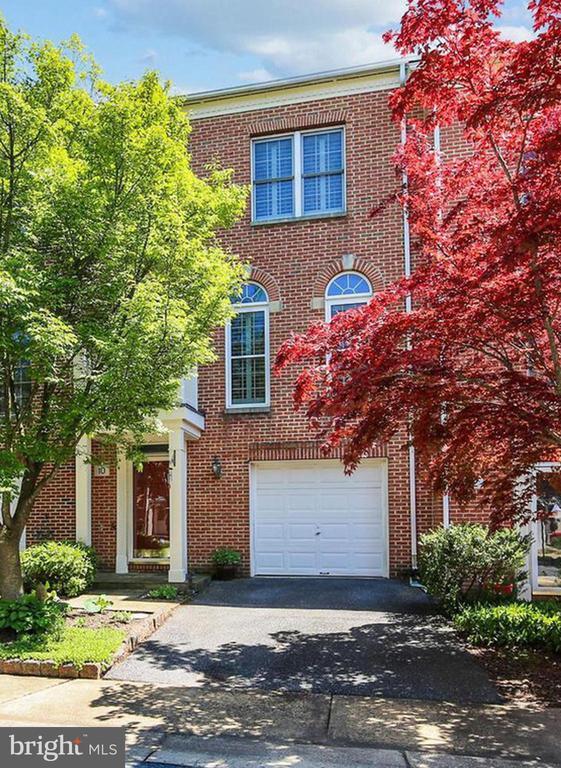 10 Fire Princess Ct, Rockville, MD 20850 Townhome Rentals in
