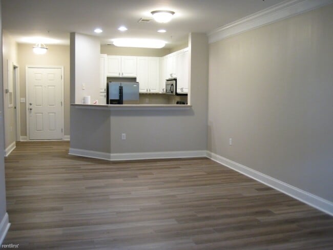 Building Photo - 1 br, 1 bath Condo - 1024 Basildon Rd