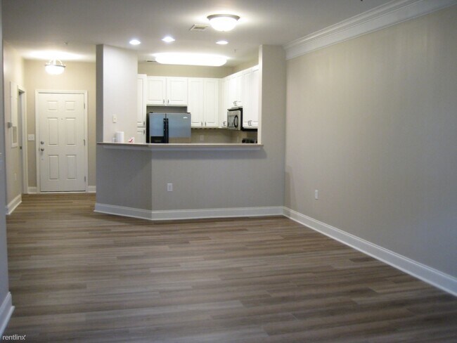Foto del edificio - 1 br, 1 bath Condo - 1024 Basildon Rd