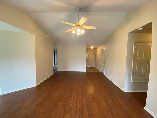 Building Photo - 1103 Ryan St