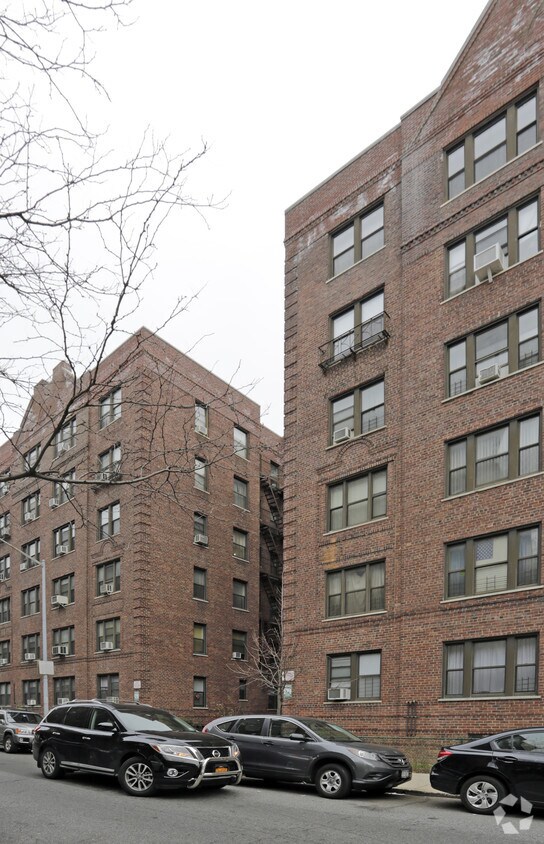 3543 84th Street - 3543 84th St