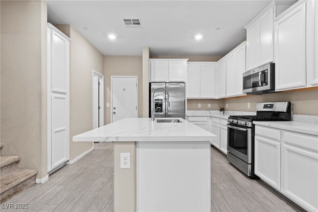 Building Photo - 49 Alamere Falls Dr