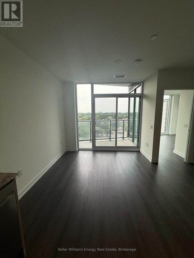 Photo du bâtiment - 4010 Eglinton Ave W
