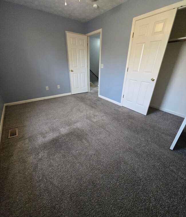 Foto del edificio - 5304 Whisperwood Ct