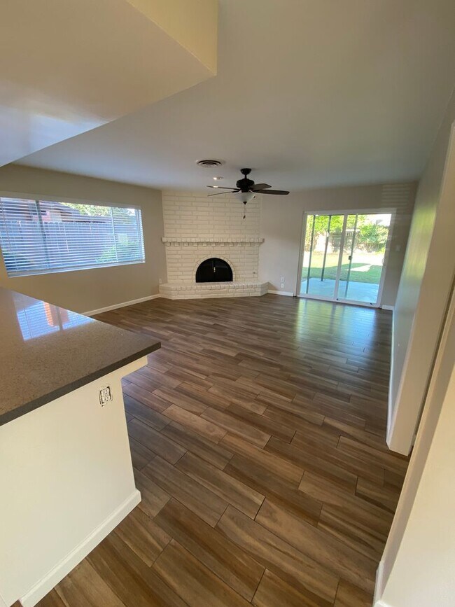 Building Photo - 401 Quail Run Ct