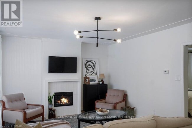 Building Photo - 341 Vesta Rd