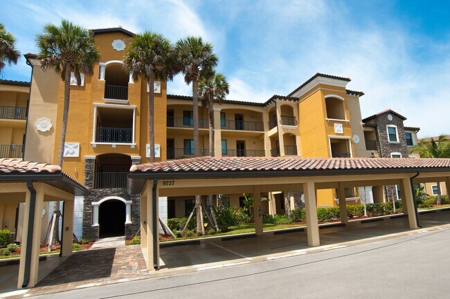 Building Photo - Available for immediate occupancy - 2BR/2BA Furnished Annual Condo available in Treviso Bay with ...
