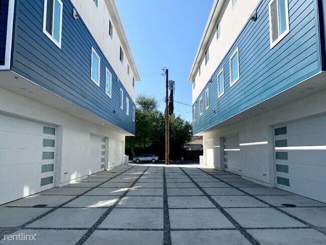Building Photo - 5330 Wilkinson Ave