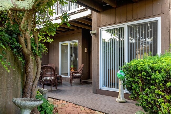 Building Photo - 24 Ships View Terrace