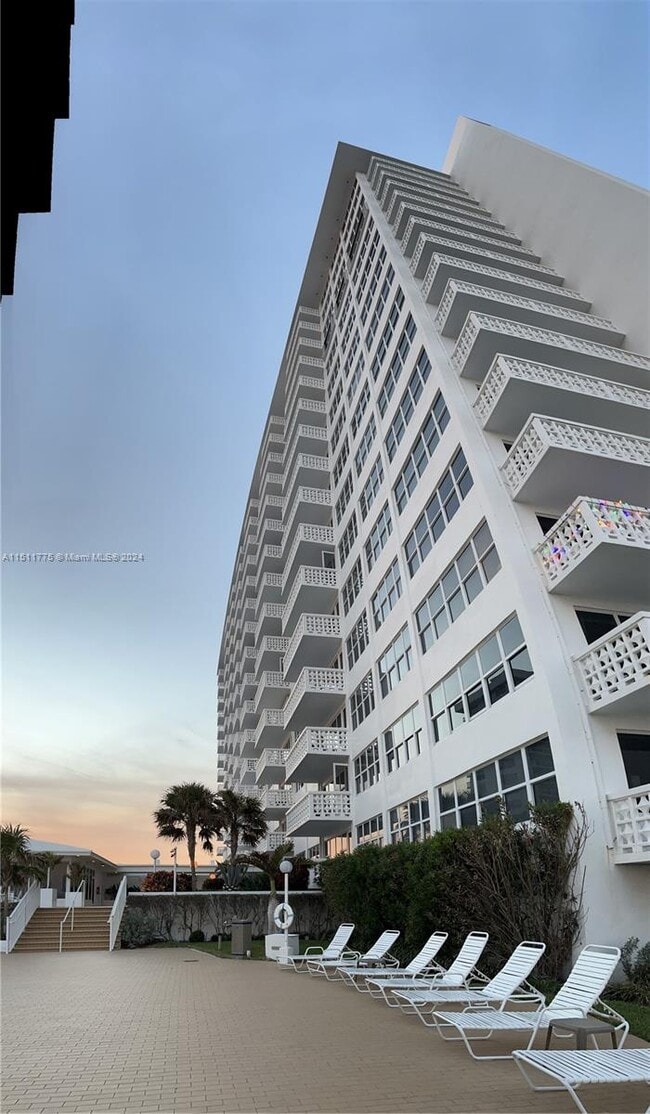 Foto del edificio - 4010 Galt Ocean Dr