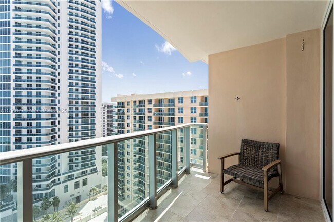 Foto del edificio - 2501 S Ocean Dr