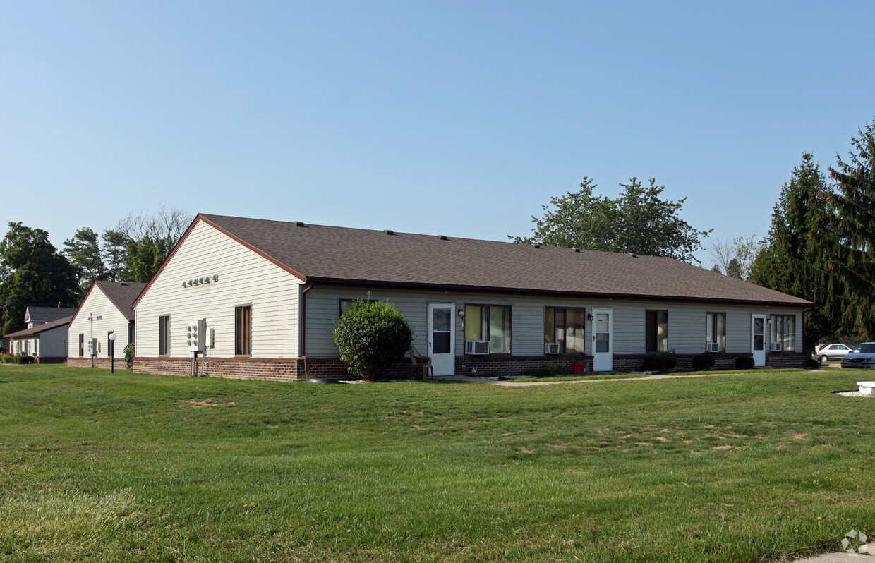 Primary Photo - Oakview Apartments