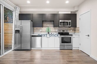 Building Photo - 8839 Midvale Ave N