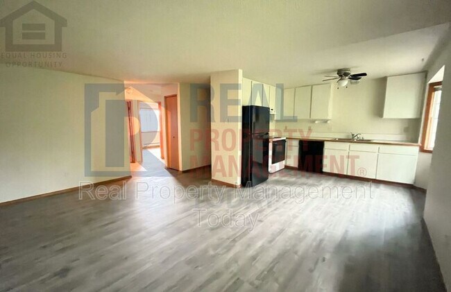 Foto del edificio - 630-632-632 S State St