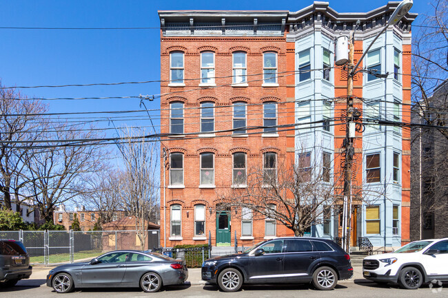 Building Photo - 128 Bright St