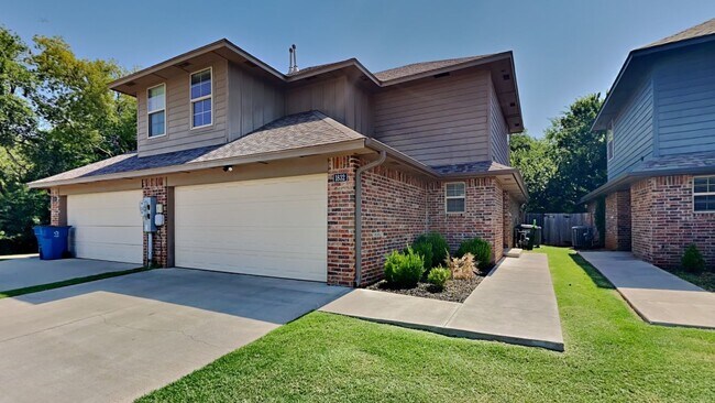 Photo - 3 Bedroom 2.5 Bath Duplex - Edmond Schools House