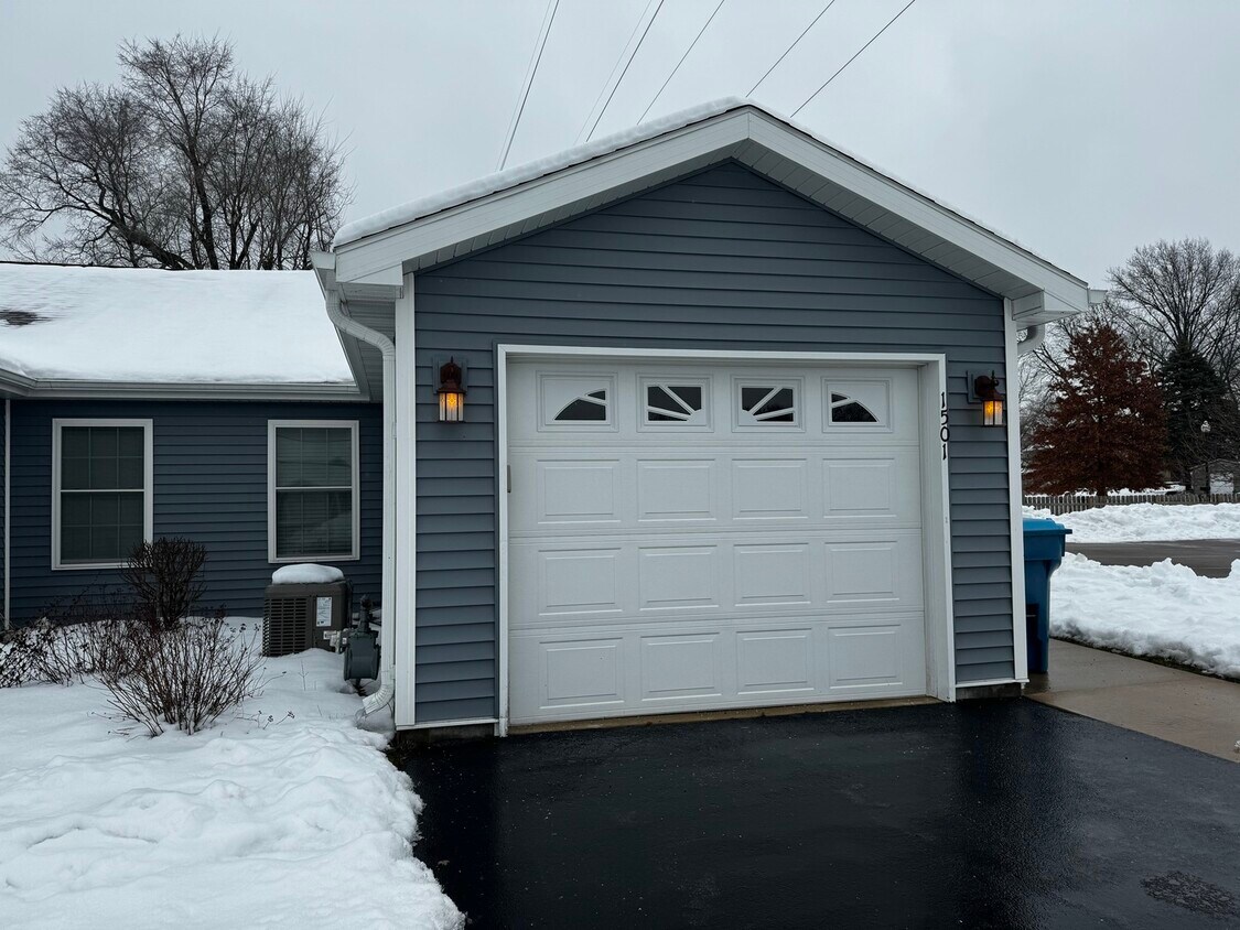 1501 Eadens Pl Unit 1501, Dixon, IL 61021 Condo for Rent in Dixon, IL