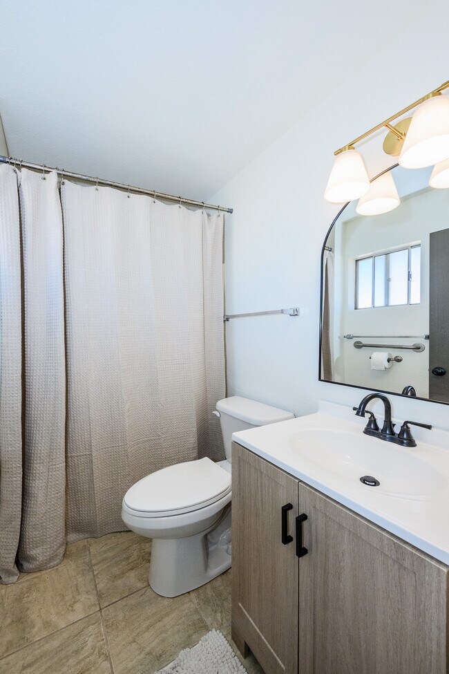 Baño principal - 785 E Country Club Dr