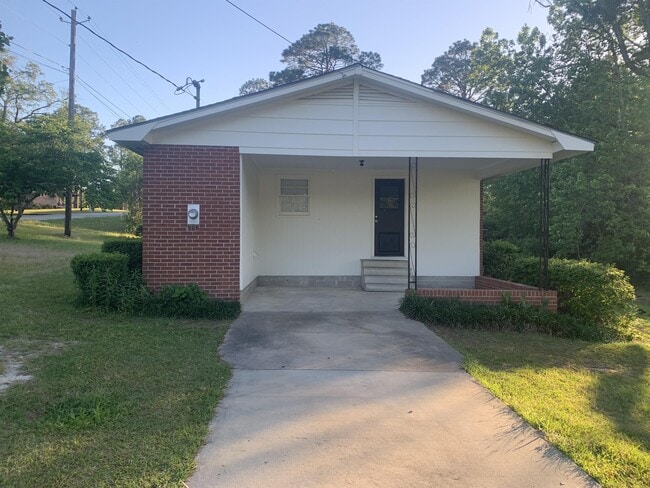 Building Photo - 5555 Russell Ave