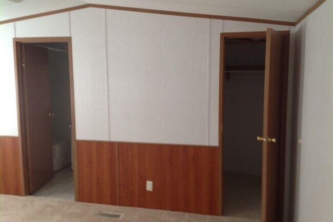 Foto del edificio - 502 Wayside Dr