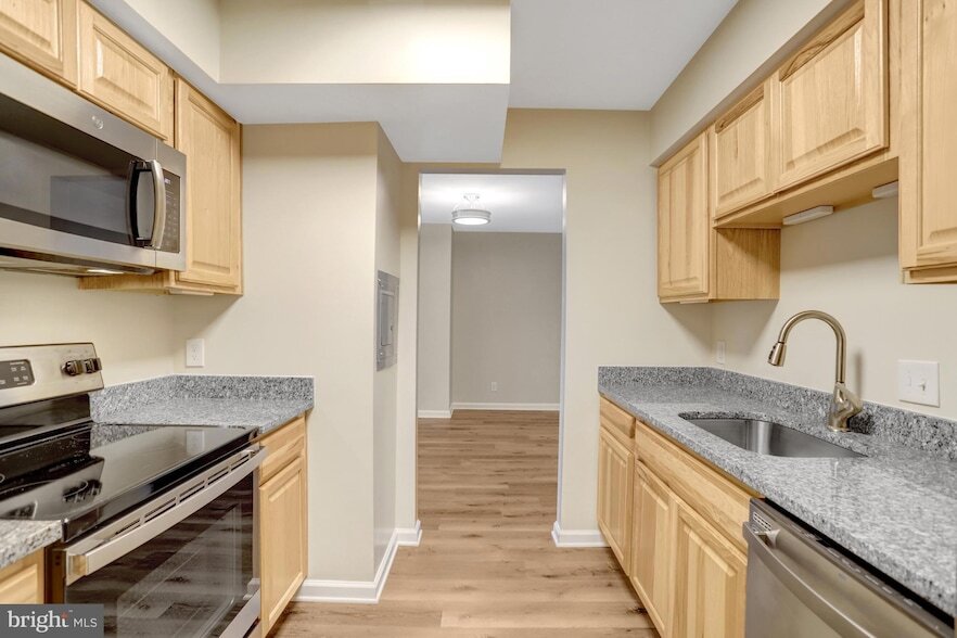 Primary Photo - 3800 Fairfax Dr