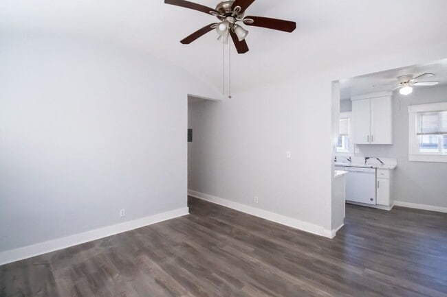 Building Photo - 736 Olive Ave