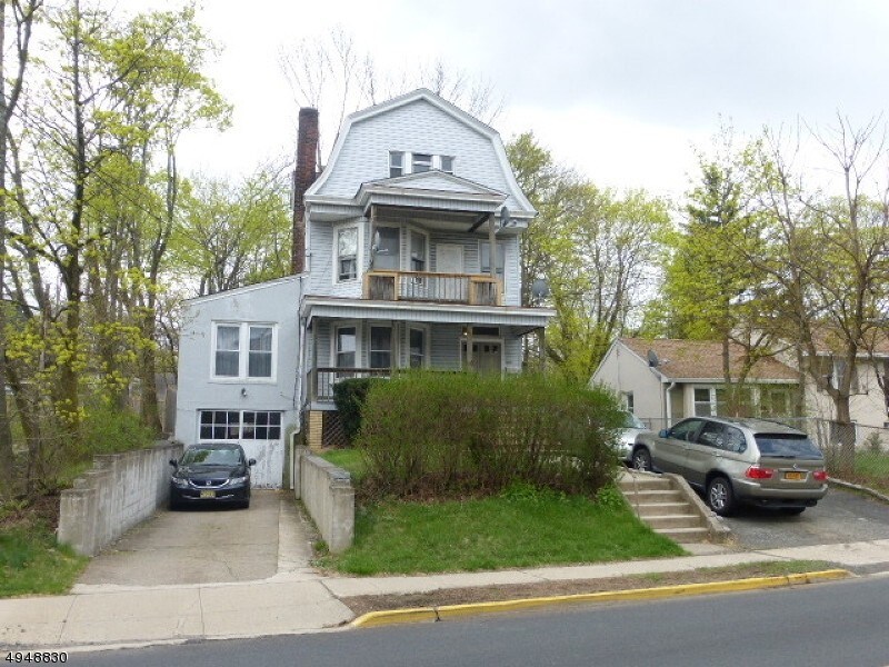 Primary Photo - 132 Roseland Ave