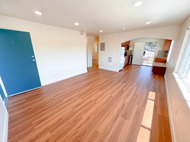 Foto del edificio - 4802 Daisy St