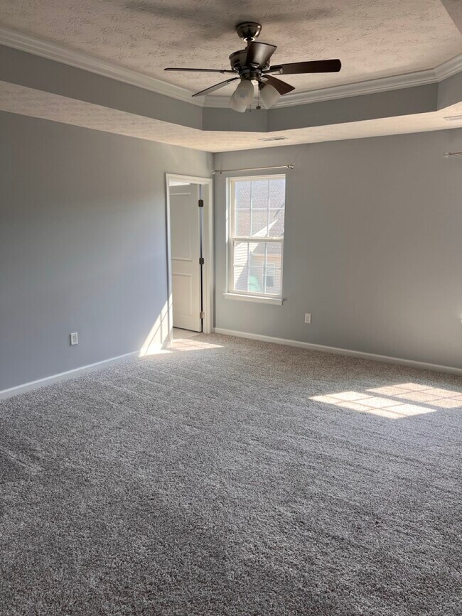 Building Photo - 3293 Cres Falls Way