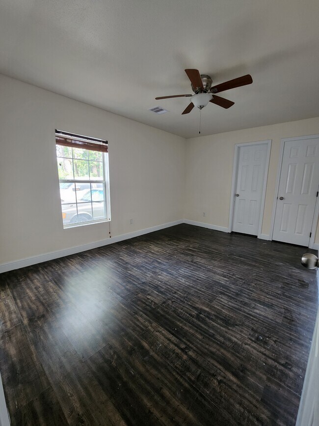 Foto del edificio - 3002 Mansfield St