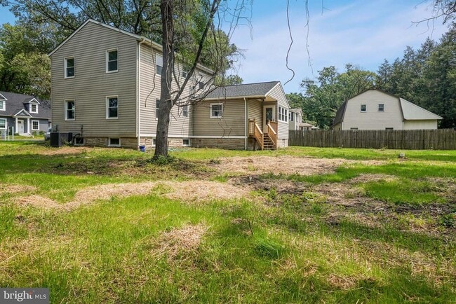 Building Photo - 1313 Paul Dr